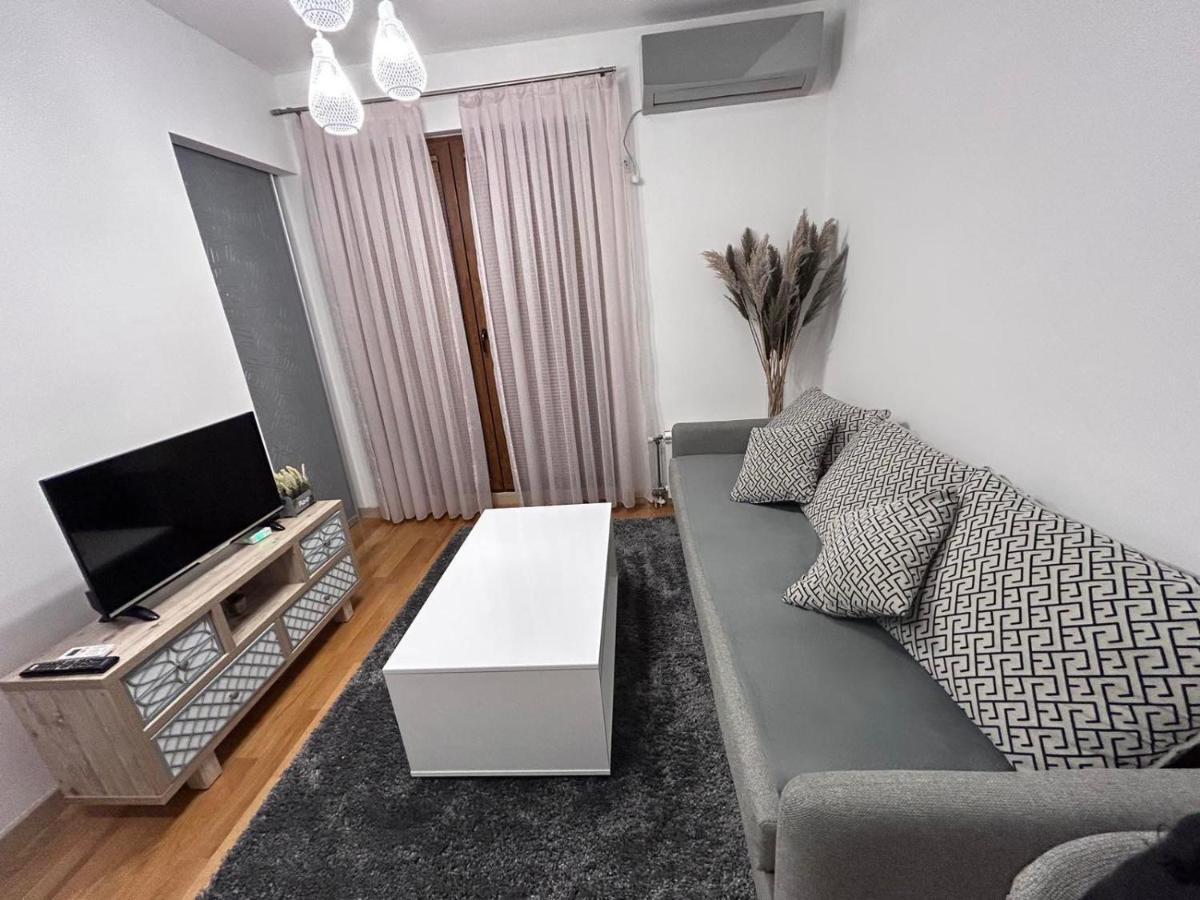 Apartments Empire - Adora Flatiron Скопие Екстериор снимка